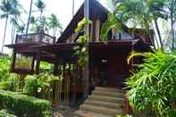 Exterior Green Coconut Garden Villa B3