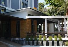 Exterior 3 Pimann Place
