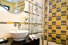 客室内バスルーム Glitz Bangkok Hotel