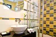 In-room Bathroom Glitz Bangkok Hotel