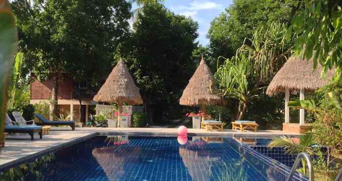 Swimming Pool Hallo Villa @ Khanom