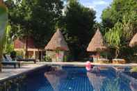 Swimming Pool Hallo Villa @ Khanom