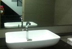 Bilik Mandi dalam Bilik 2 CMBC Hostel