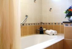 In-room Bathroom 5 Vabua Asotel 
