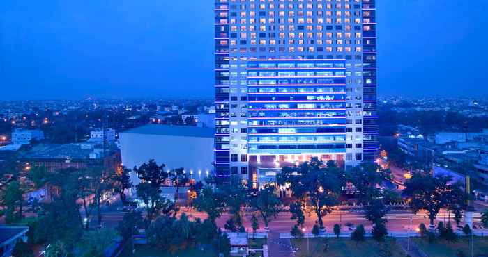 Luar Bangunan JW Marriott Hotel Medan