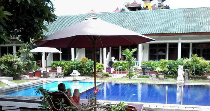 Swimming Pool Hotel Puri Nusantara