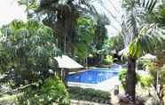 Swimming Pool 2 Hotel Puri Nusantara