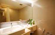 Toilet Kamar 6 Centara Hotel Hat Yai