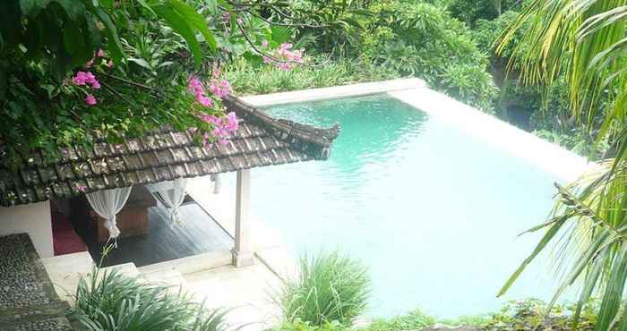 Kolam Renang Baliku Dive Resort