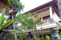 Luar Bangunan Yulia 1 Homestay