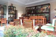 Bar, Kafe, dan Lounge Yulia 1 Homestay