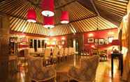 Bar, Cafe and Lounge 4 Villa DeWa