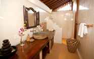 ห้องน้ำภายในห้อง 7 Villa Rini Bali