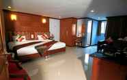 Bedroom 2 Sky Suites