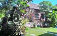 Exterior 2 Kadek Nadhi Guest House