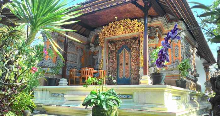 Lobi Kadek Nadhi Guest House