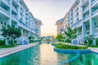 Swimming Pool The Energy Hua-Hin by Apirat