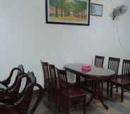 Bar, Cafe and Lounge 4 Pace's Homestay