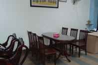 Bar, Cafe and Lounge Pace's Homestay