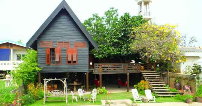 Bên ngoài Ayothaya Riverside House