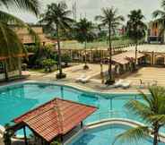 Swimming Pool 3 Hotel Kapuas Palace