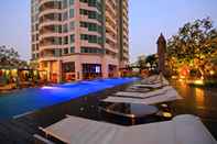 Swimming Pool Oaks Bangkok Sathorn