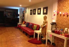 Lobi 4 Lovely House Silom