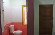 Phòng tắm bên trong 6 Pondok Cemara