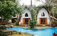 Kolam Renang 6 Green Bird Villa