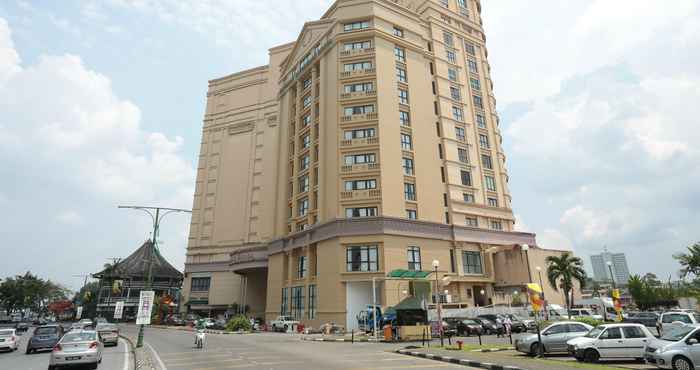 Bangunan Imperial Riverbank Hotel Kuching