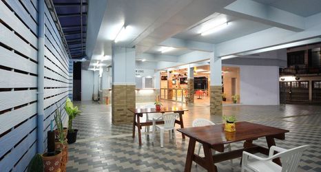 로비 2 Paragon One Residence