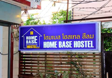 Exterior Home Base Hostel