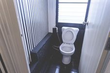 客房内浴室 Bharani Hostel