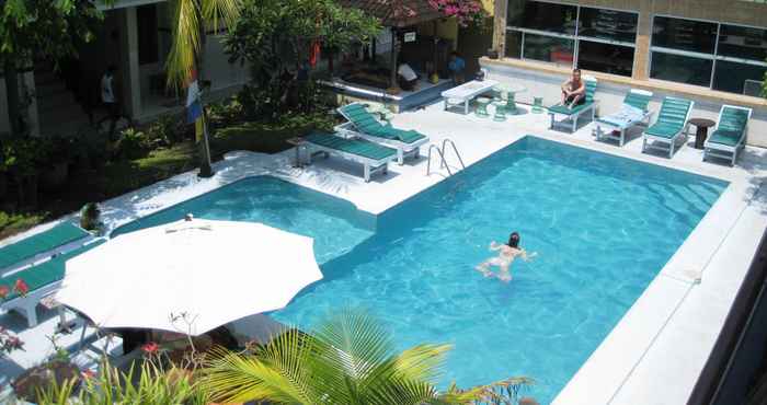 Swimming Pool Sayang Beach Lodging