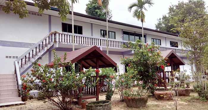 Exterior Roongarun Resort