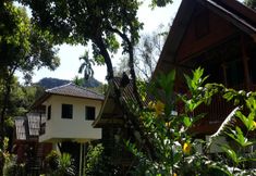 외관 5 Khao Sok Jungle Huts Resort