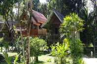 ห้องนอน Khao Sok Jungle Huts Resort