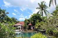 Swimming Pool Tusita Wellness Resort