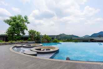 Kolam Renang 4 The Destination ByFavstay