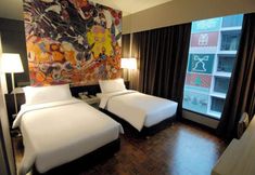 Bedroom 6 MA Hotel