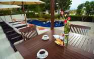 สระว่ายน้ำ 2 Shimoni 3 Bedroom Beachfront Villa