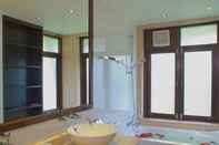 In-room Bathroom Shimoni 3 Bedroom Beachfront Villa