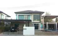 ภายนอกอาคาร 2 Villa Vararom Premium Sala-Klang