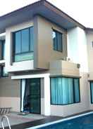 EXTERIOR_BUILDING Villa Vararom Premium Sala-Klang