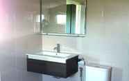 ห้องน้ำภายในห้อง 5 Villa Vararom Premium Sala-Klang