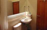 In-room Bathroom 4 Wisma BPI