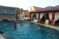 Kolam Renang Narnia Resort Pattaya