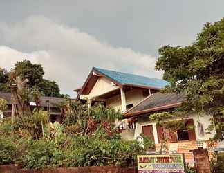 Exterior 2 Fantasy Hill Bungalow