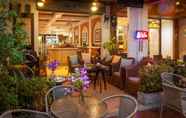 Bar, Kafe, dan Lounge 6 Karon Sunshine Guesthouse
