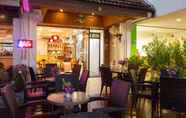 Bar, Kafe, dan Lounge 7 Karon Sunshine Guesthouse